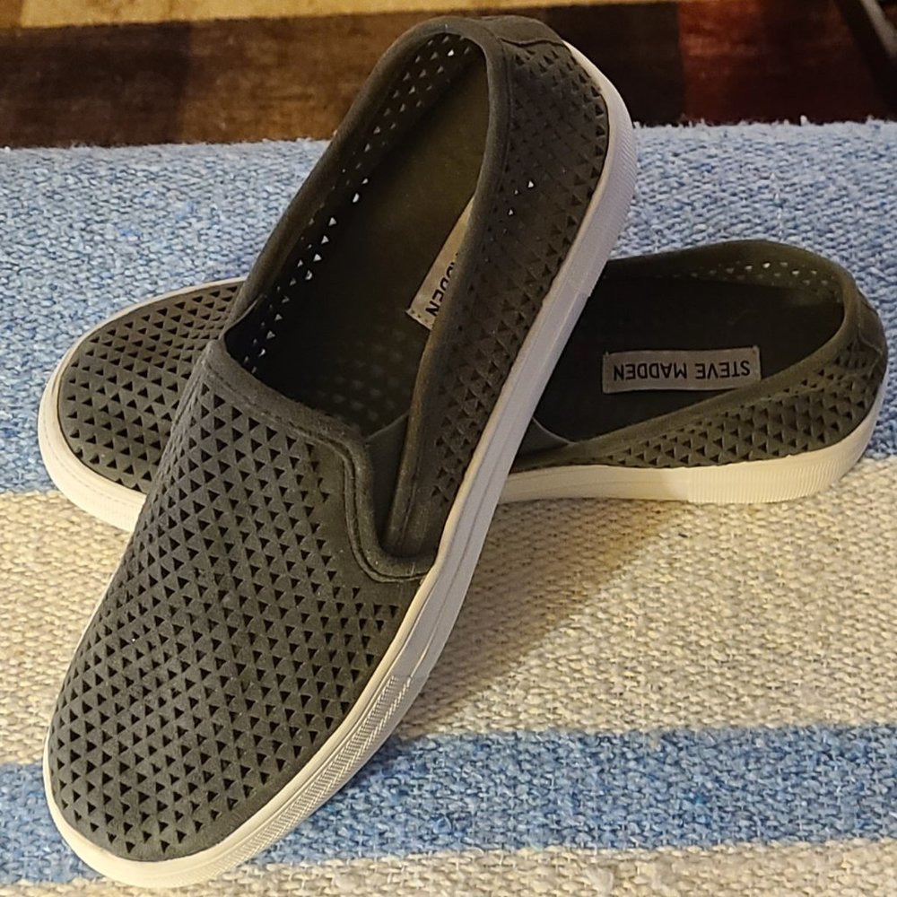 Steve Madden Gal Camel Triangle Perforated Slip-On Flatform Sneakers